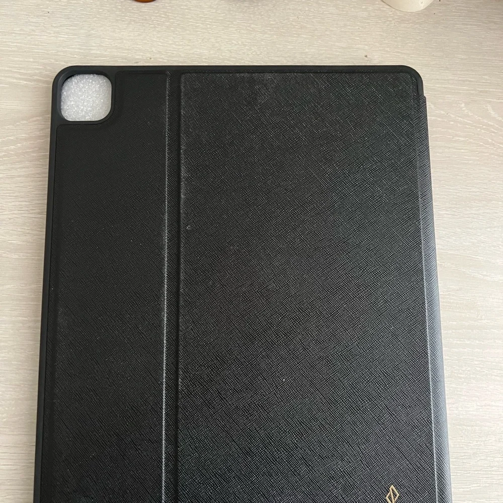 Stylish Blue and White Tablet Cover
